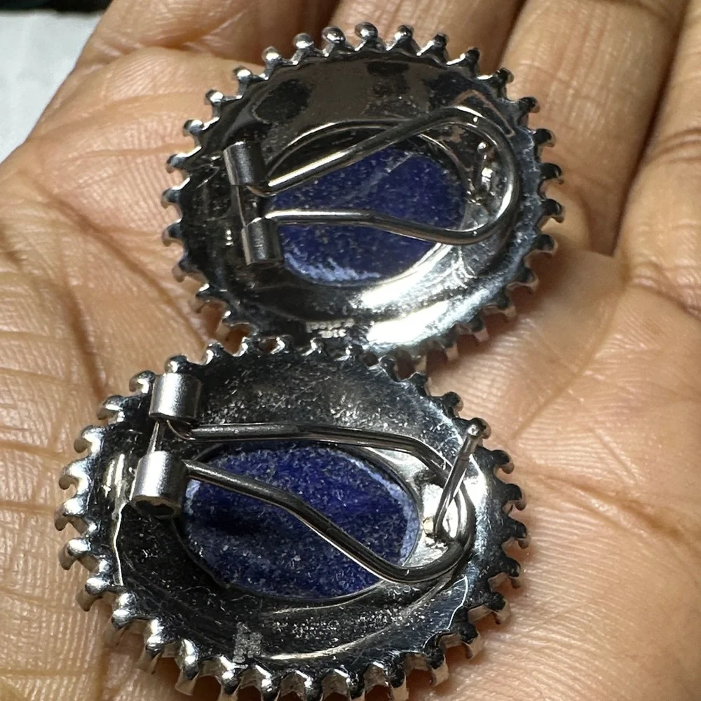 This is a pair of vintage silver-tone lapis lazuli cuff links - Picture 8 of 15